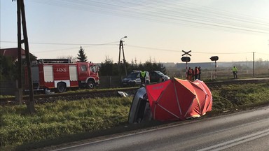 Śmiertelny wypadek Janusza Dzięcioła na przejeździe kolejowym. Zginął 100 m od swojego domu