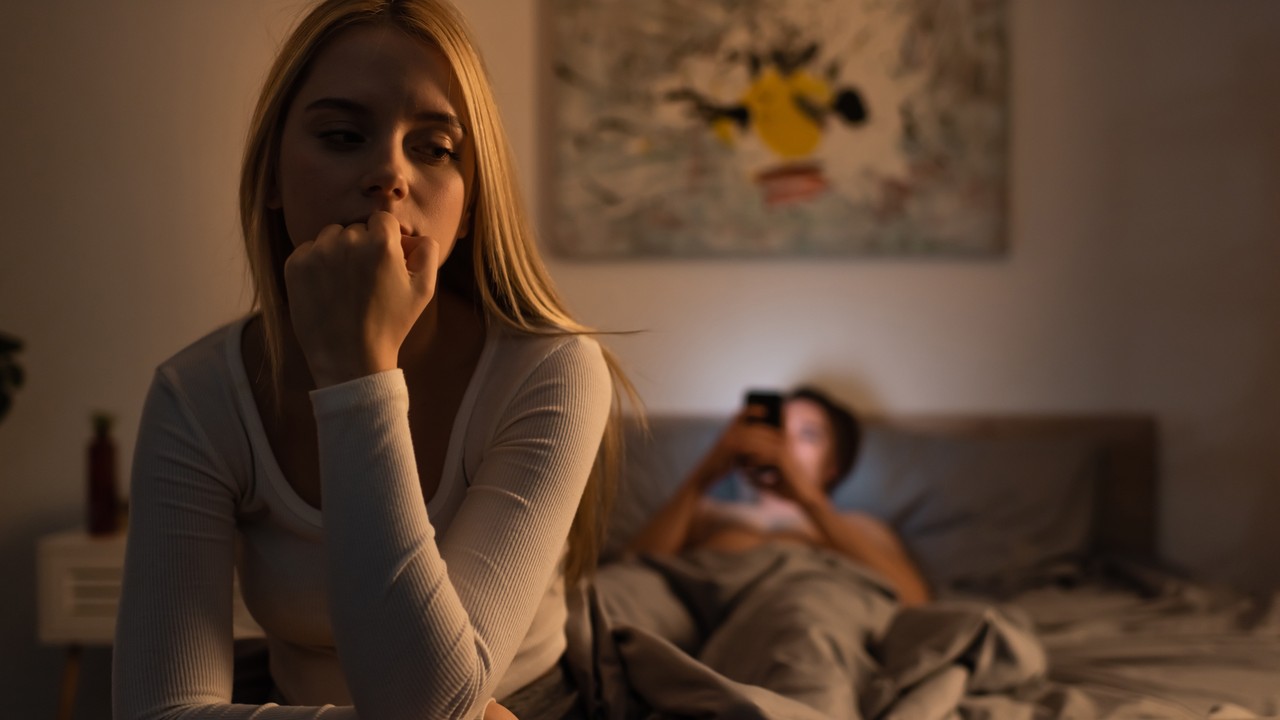 "Raz w miesiącu". Kryzys w łóżku może być ważnym sygnałem. "Myślałam, iż coś jest ze mną nie tak"