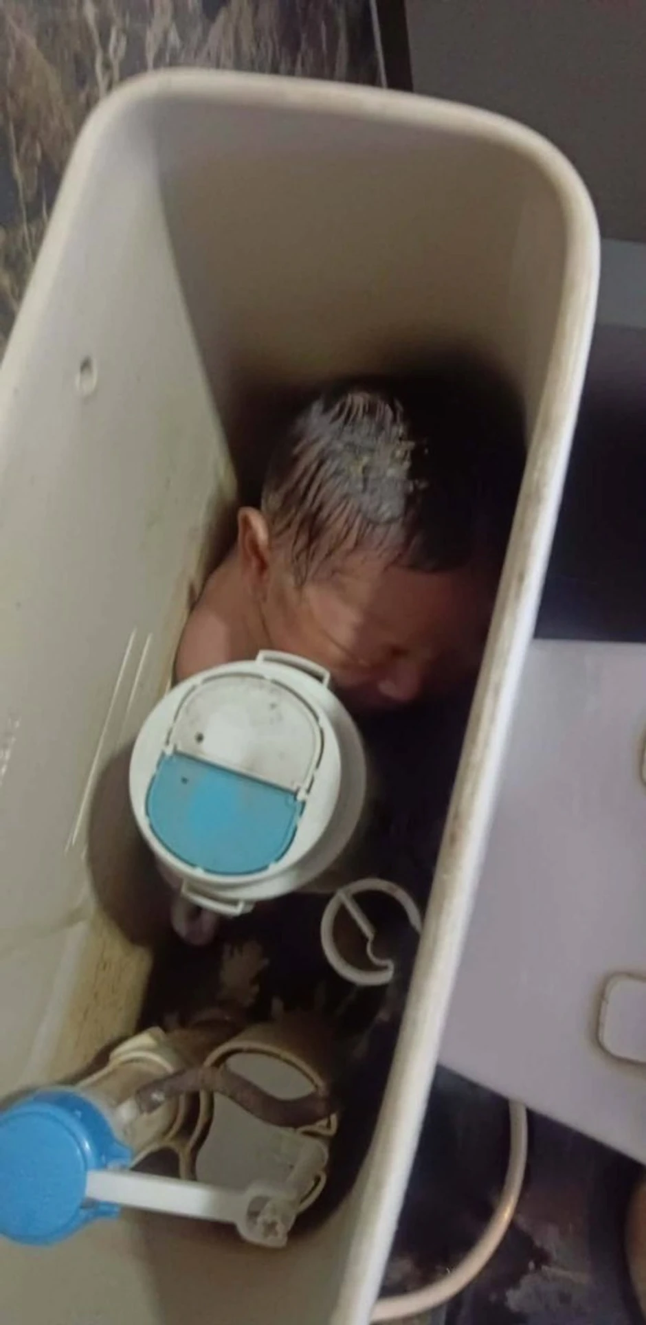 Čistačica pronašla novorođenče u vodokotliću