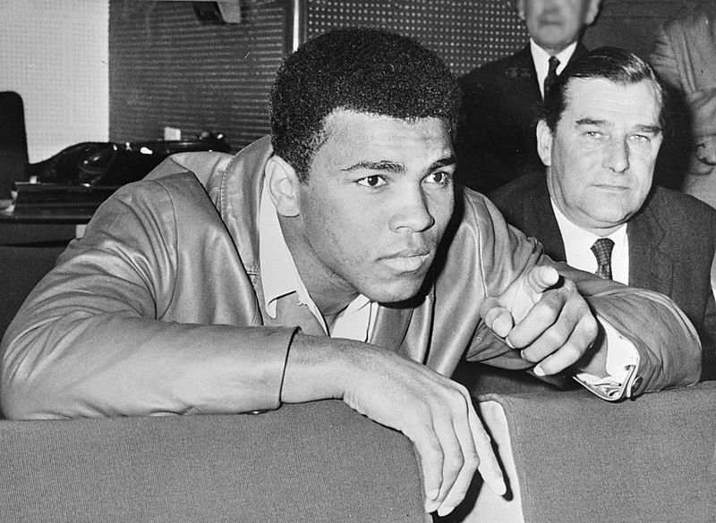 Muhammad Ali, fot. Dutch National Archives, The Hague, Fotocollectie Algemeen Nederlands Persbureau (ANEFO), 1945-1989 bekijk toegang 2.24.01.04 Bestanddeelnummer 924-3060, CC BY-SA 3.0