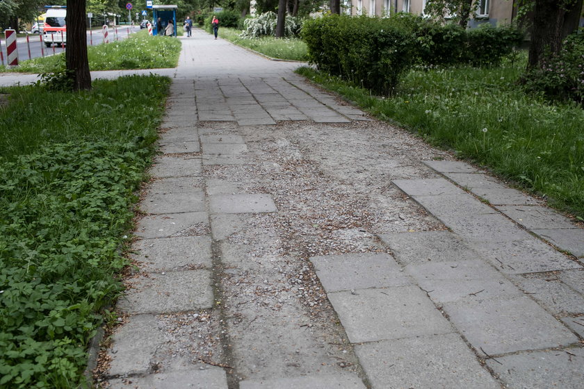 Kraków remontuje chodnik pod szpitalem Żeromskiego
