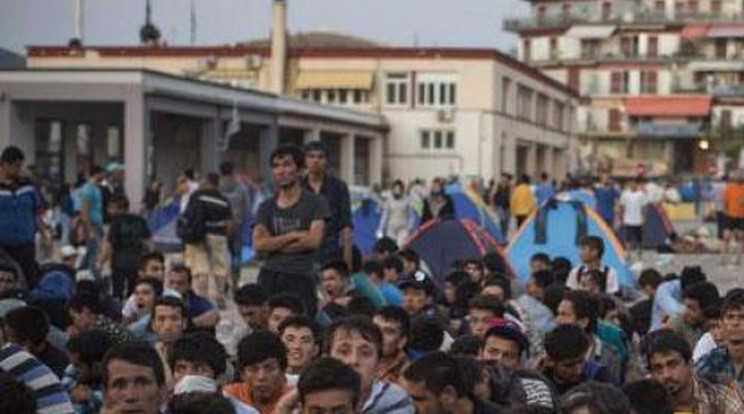 Ütötték-verték egymást a migránsok a menekültszállón