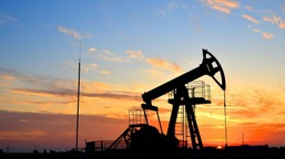 trump znów grozi iranowi i wysyła "armadę". jest reakcja cen ropy