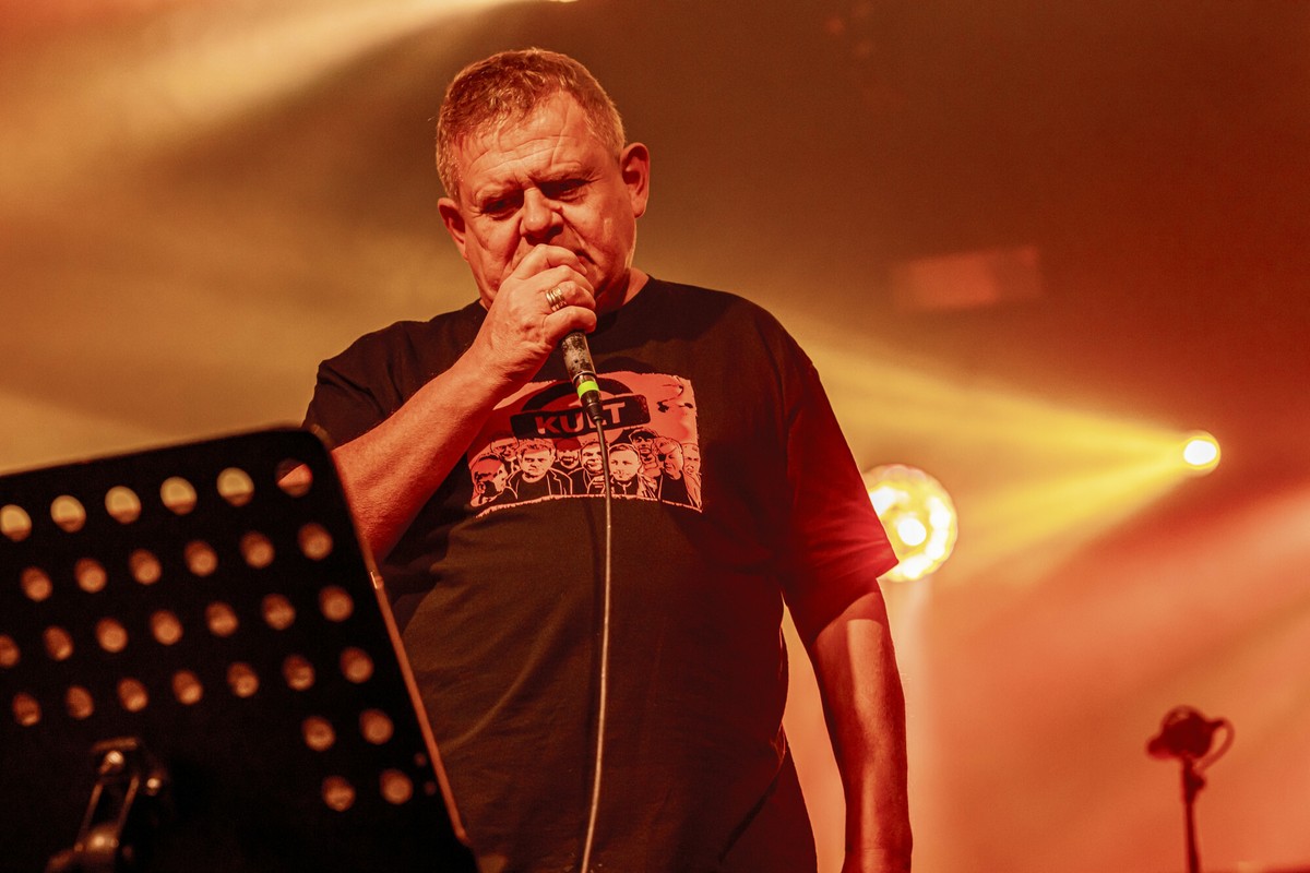Kazik Staszewski wyznał, że w stanie wojennym był blisko Świadków Jehowy. Wyjaśnia, dlaczego nie został jednym z nich