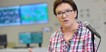 Każą nam oszczędzać, a sami świecą na potęgę