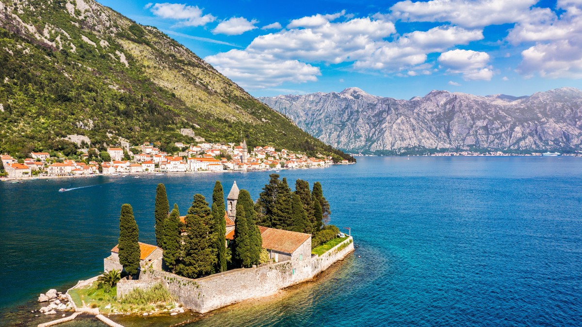 Ostrvo Sveti Đorđe krije NAJTUŽNIJU LJUBAVNU PRIČU Balkana - ovde su sahranjeni Romeo i Julija sa Perasta