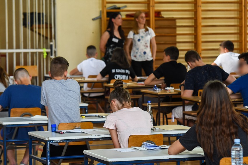 Polaganje male mature iz srpskog jezika u Novom Sadu