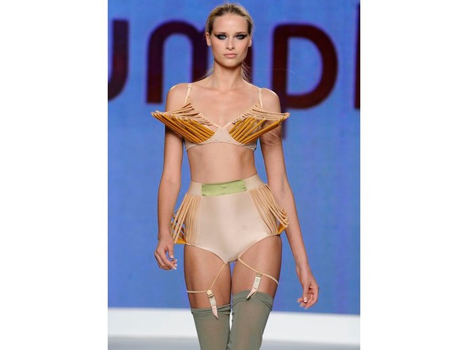 Triumph szalonej bielizny: niezwykłe projekty bielizny wyróżnione podczas światowego finału Triumph Inspiration Award 2010