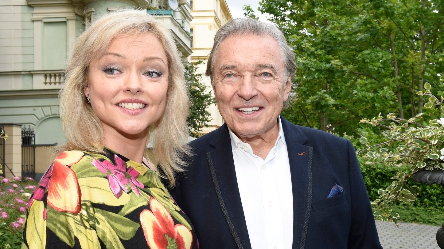 Karel Gott so svojou dcérou Dominikou v roku 2015. 