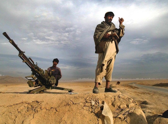 9 stycznia 2002 posterunek na drodze do lotniska Bagram pod Kabulem