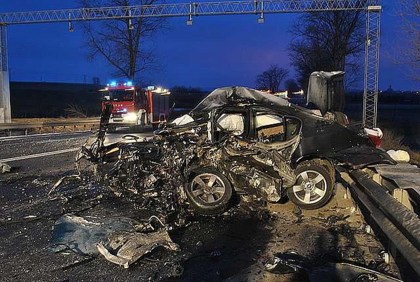 Potworne zderzenie dwóch BMW! 4 osoby zabite. FOTY