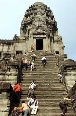 CAMBODIA-ARCHAEOLOGY-ANGKOR-TOURISM