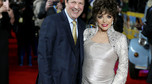 Joan Collins na premierze swojego nowego filmu "The Time of Their Lives" w Londynie