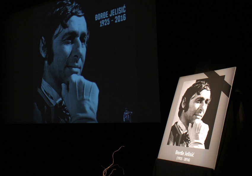 Bio je nežan i osetljiv - Oproštaj od Đorđa Jelisića u Ateljeu 212