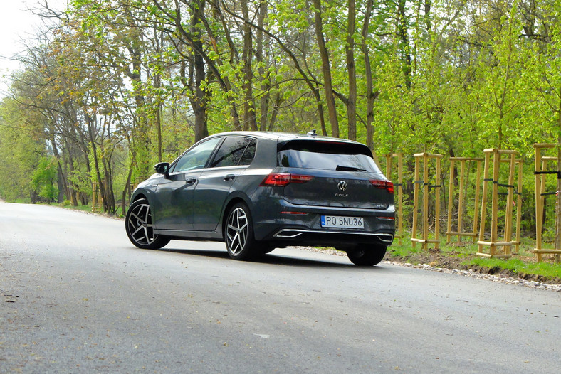 Volkswagen Golf 1.5 eTSI Style: na tylnej kl;pie pojawił się napis „Golf” – aby nikt się nie pomylił