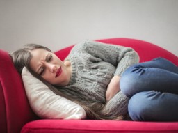 Czarnek: Samorządy mają swobodę, mogą kupować środki higieny dla kobiet