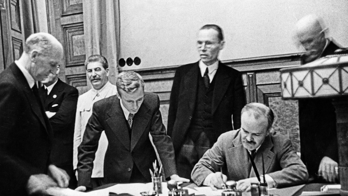 Pakt Ribbentrop-Mołotow - narracja Kremla. MSZ publikuje film