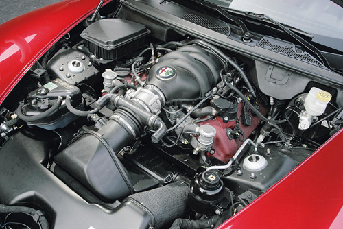 Alfa Romeo 8C Competizione - Drżyj Ferrari, Alfa nadchodzi!