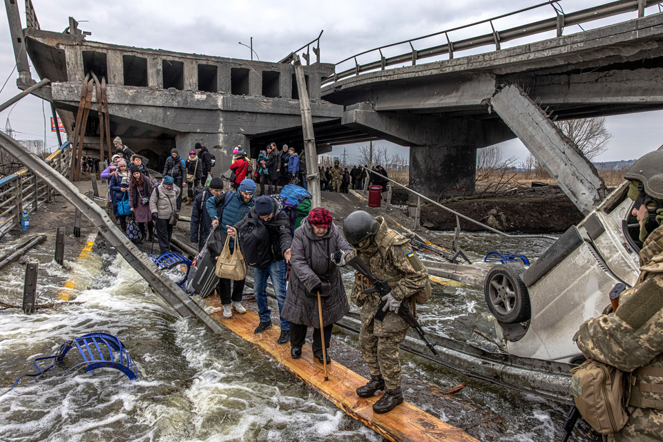 Ewakuacja mieszkańców Irpienia pod Kijowem (07.03.2022)