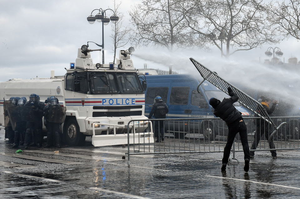 Francja: protest "żółtych kamizelek"