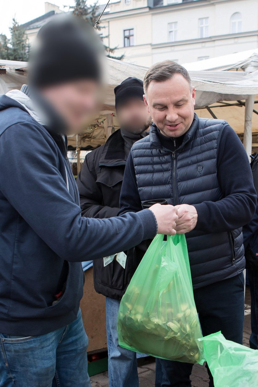 Andrzej Duda robi zakupy na Kleparzu w Krakowie