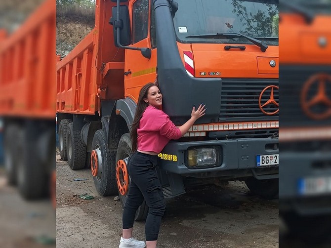 Jovana Mitrović studira arhitekturu, vozi kamion i dizajnira enterijere