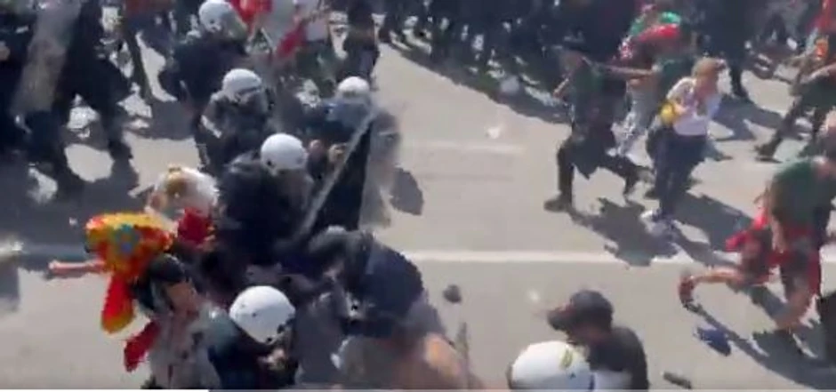 Probijen policijski kordon na ulazu u Cetinje