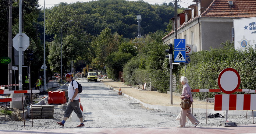 Oliwa stoi w korkach