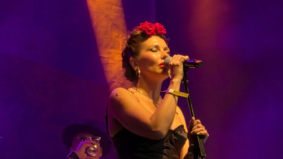 The Amy Winehouse band na Nišvilu