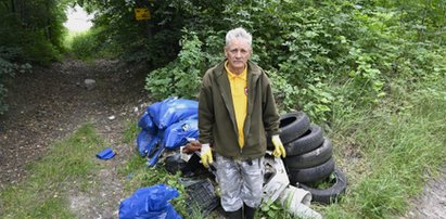 Pan Waldemar własnymi rękami posprzątał 100 ton śmieci! Pracę ułatwiłaby mu terenówka