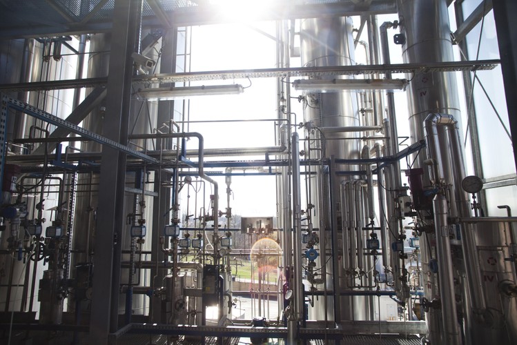 Urządzenia rektyfikacyjne w fabryce wódek Sobieski w Starogardzie Gdańskim