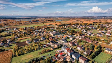 tańsze lub większe: nie dom, ale mieszkanie pod dużym miastem to sposó