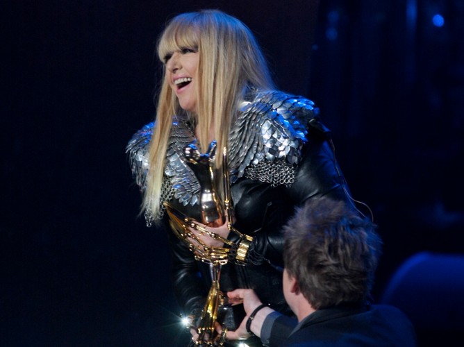 SuperMaryla z jedną ze swoich 'Superjedynek'