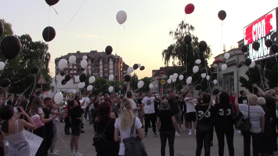 U Aleksincu pušteno 100 balona u čast nastradalog mladića Alekse Stojmenovića