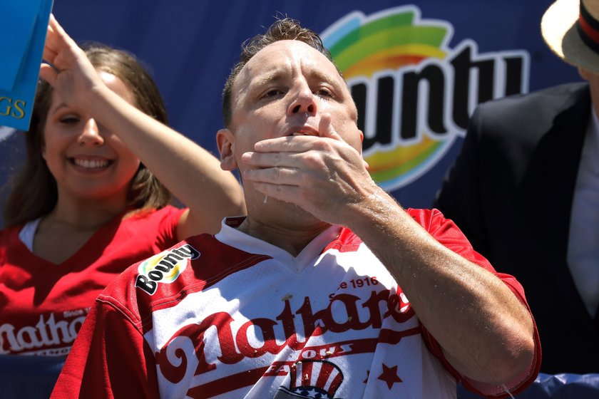 Na zdjęciach Hot Dog Eating Contest w Nowy Jorku 2021