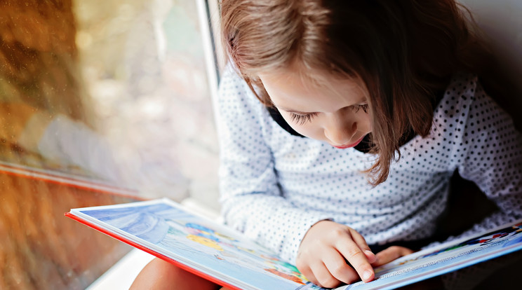 Meg lehet szerettetni a gyerekekkel az olvasást / Fotó: Shutterstock 