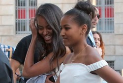 Córka prezydenta Obamy stażystką u wyzwolonej Leny Dunham