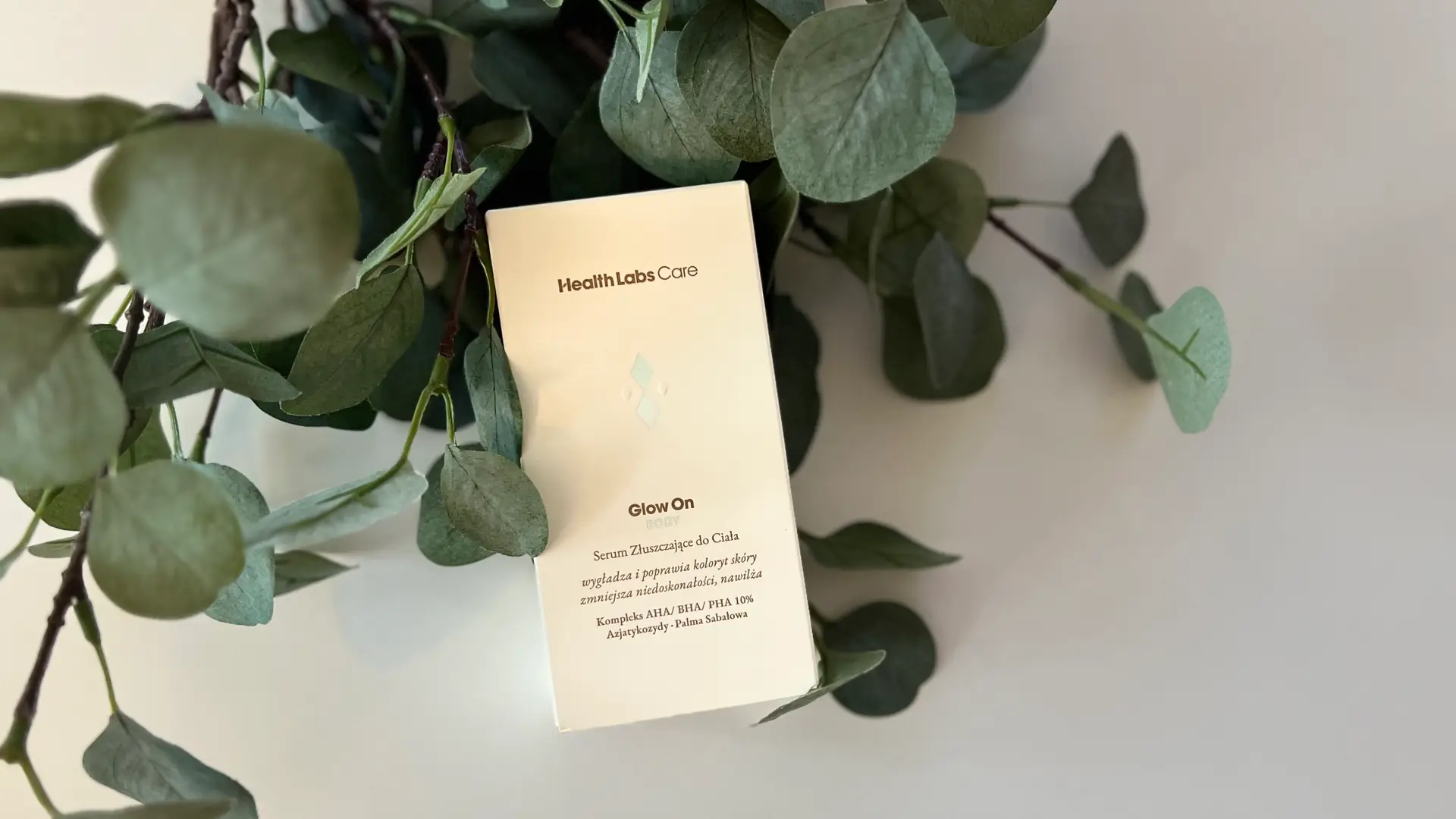 Przetestowałam totalną nowość od Health Labs Care - złuszczające serum "Glow On" Body