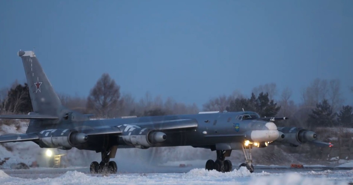 Mocarstwa eskalują kampanię strachu. Bombowce symulowały atak