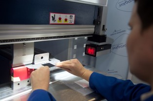 W Łodzi otwarto fabrykę Azura Polska, która będzie produkować dla Airbusa