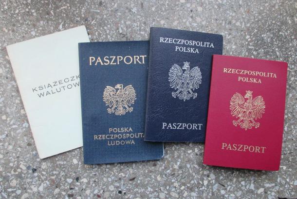 A i paszporty jakieś inne takie, no i wcale nie potrzebne czasami !.