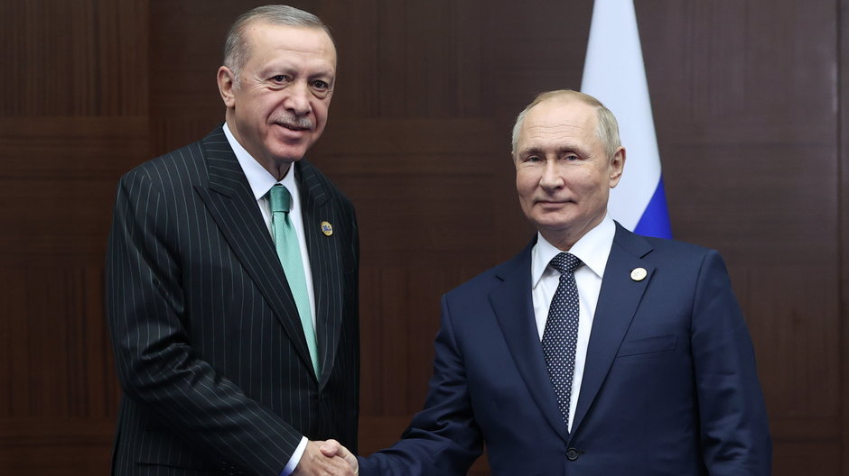 Prezydent Turcji Recep Tayyip Erdogan z prezydentem Rosji Władimirem Putinem na konferencji Interakcji i Budowy Środków Zaufania w Azji (CICA), Astana, 13 października 2022 r.