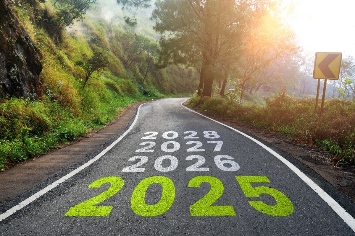 Przesunięcia na 2025 r. 2026 r. i nawet 2027 r. [Wykaz]: 1) Bon senioralny 2) Dodatek do renty socjalnej 3) Renta wdowia 4) Zasiłek pogrzebowy 5) Staż pracy