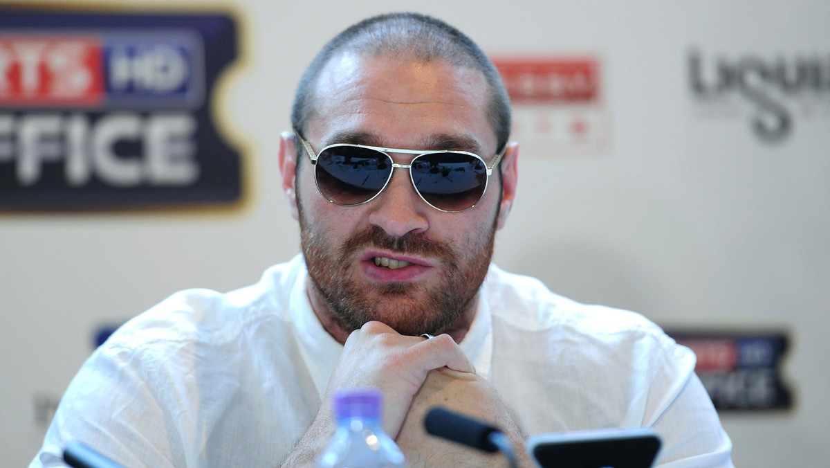 Tyson Fury zapowiedział, że rozprawi się z Davidem Hayem, gdy obaj bokserzy spotkają się w ringu 8 lutego - donoszą brytyjskie media. Walka, która miała odbyć się w najbliższy weekend, została przełożona ze względu na kontuzję, jaką Haye doznał podczas jednego ze sparingów.