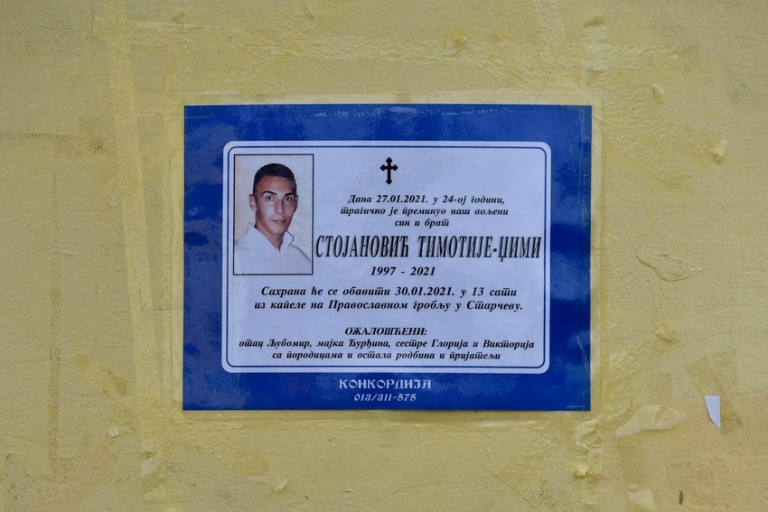 U Starčevu kraj Pančeva mogla su se čuti govorkanja da je Stojanović pripadnik Partizanove navijačke grupe "Principi", koju je osnovao Velja Nevolja