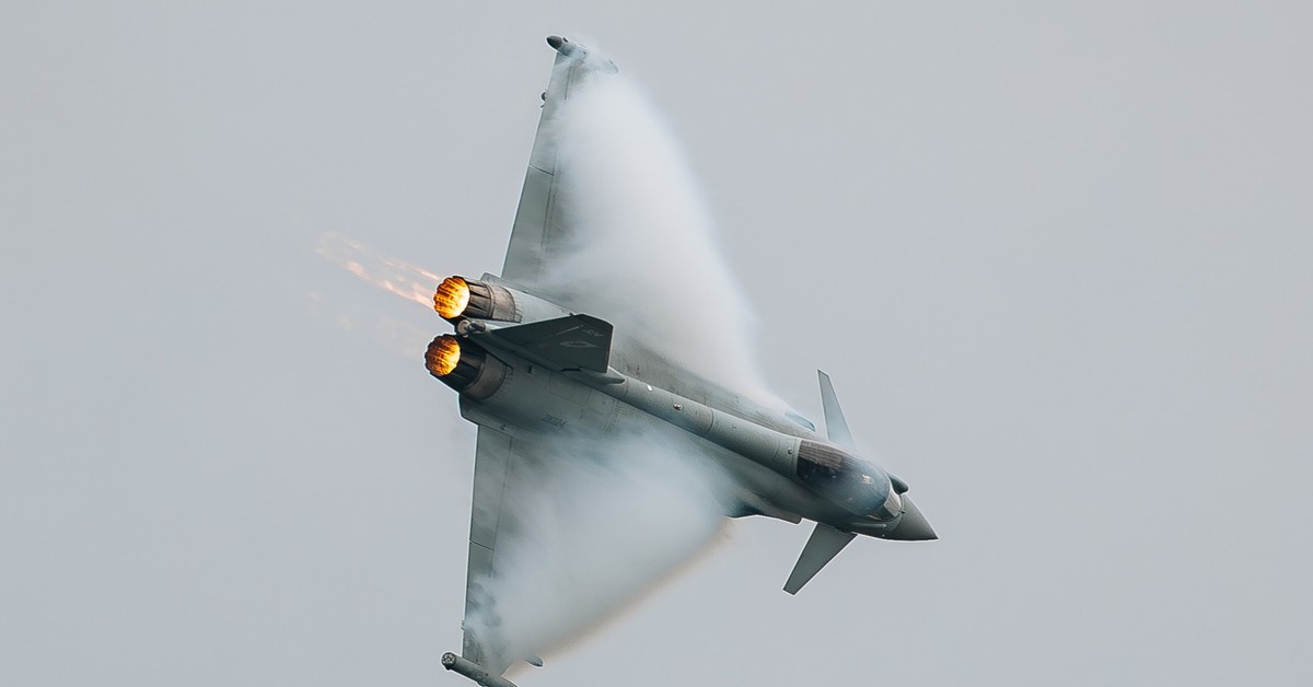 Spieramy się, a łódka już nabiera wody. Europejskie zbrojenia mają pod górkę [WYWIAD]