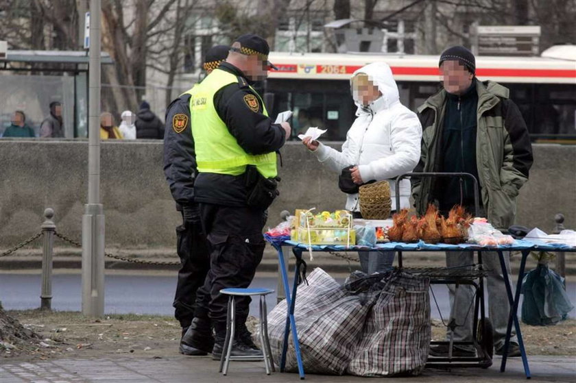 Straż miejska pierze sobie mundury