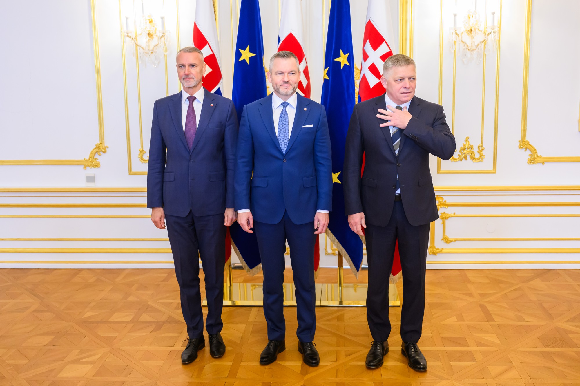 Predseda Národnej rady (NR) SR Richard Raši, prezident SR Peter Pellegrini a predseda vlády SR Robert Fico.