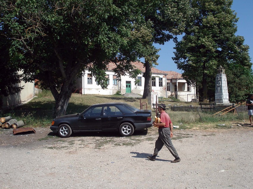 Mesto na kojem je došlo do pucnjave u centru sela Grbavče kod Svrljiga