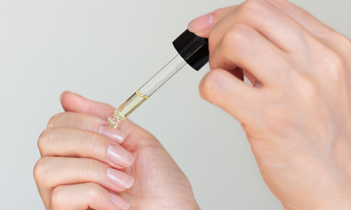 Po tej odżywce paznokcie są mocne jak stal! "Przestałam chodzić do kosmetyczki"